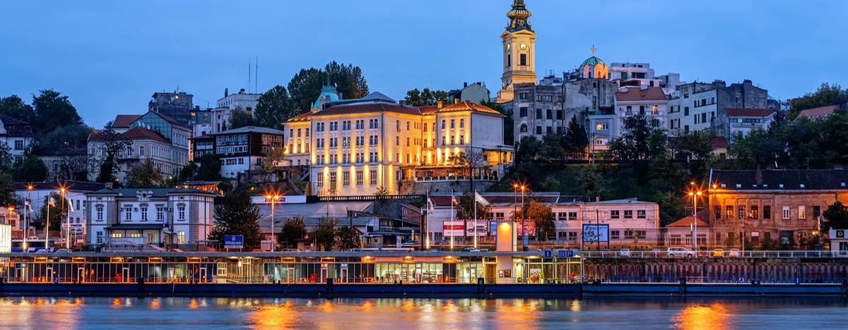 Location de voitures pas chères Belgrade Airport au mois