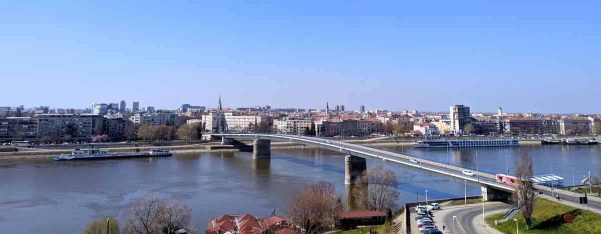 Yakınımdaki Car Hire Novi Sad Downtown